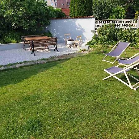 Huge Bbq Garden 2, Spacious Flat, Ac, Free Parking 2 Daire