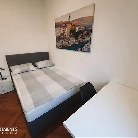 Appartamento Huge Bbq Garden 2, Spacious Flat, Ac, Free Parking 2