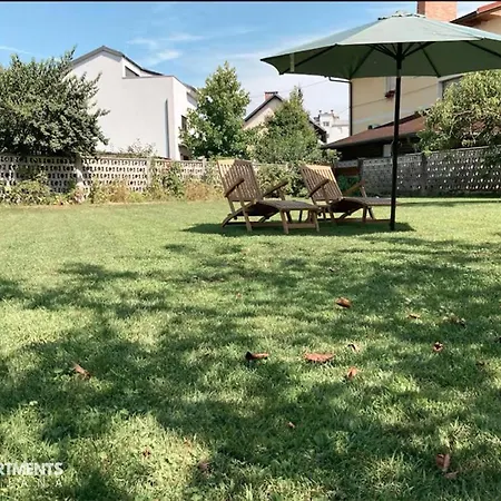 Apartamento Huge Bbq Garden 2, Spacious Flat, Ac, Free Parking 2 *