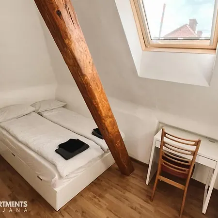 Apartamento Huge Bbq Garden 2, Spacious Flat, Ac, Free Parking 2