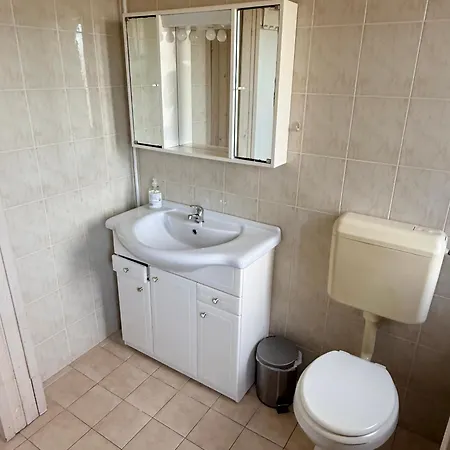 Huge Bbq Garden 2, Spacious Flat, Ac, Free Parking 2 Daire