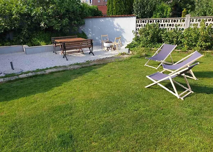 Huge Bbq Garden 2, Spacious Flat, Ac, Free Parking 2 Lejlighed
