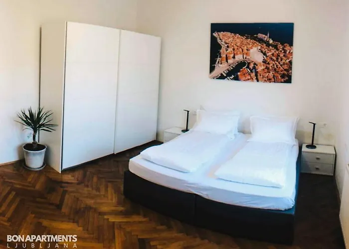 Huge Bbq Garden 2, Spacious Flat, Ac, Free Parking 2 Appartamento