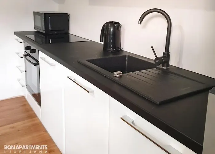 Huge Bbq Garden 2, Spacious Flat, Ac, Free Parking 2 *